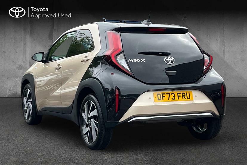 Toyota Aygo X 1.0 Vvt-i Exclusive Black #3