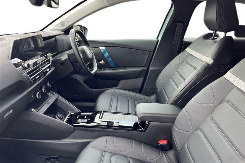 Citroen e-C4 100Kw Shine Plus 50Kwh Blue #2