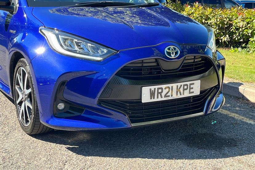 Toyota Yaris Hatchback White #17