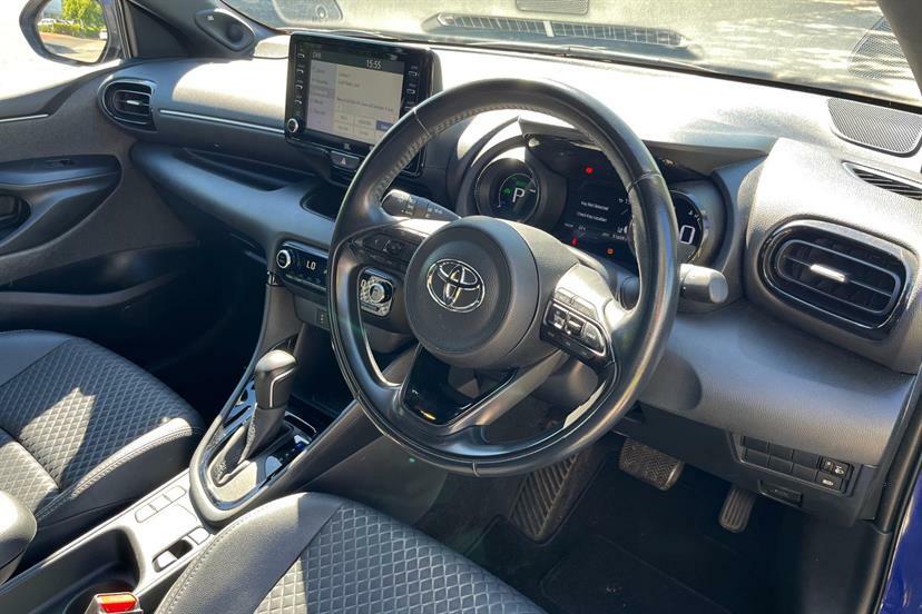 Toyota Yaris Hatchback White #19