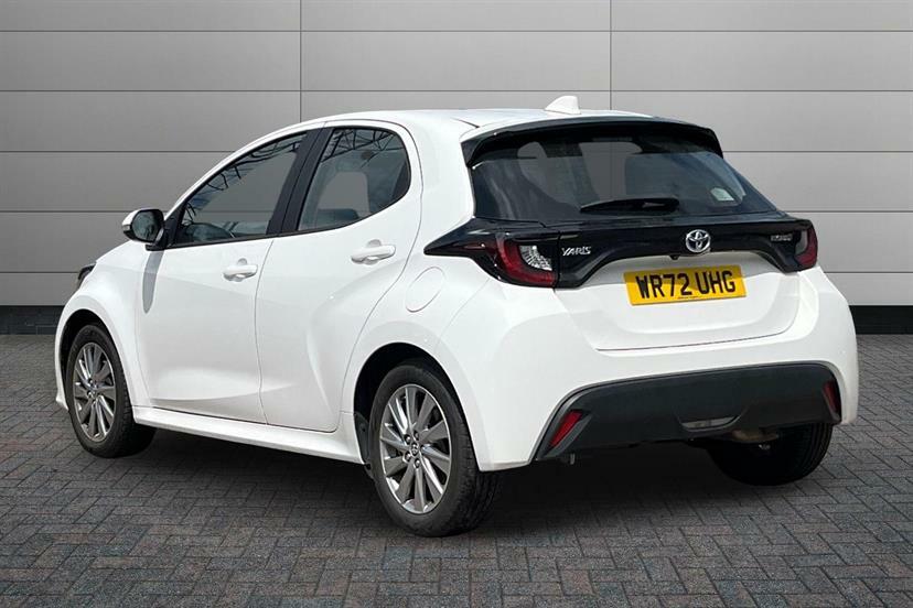 Toyota Yaris 1.5 Hybrid Icon Cvt White #3