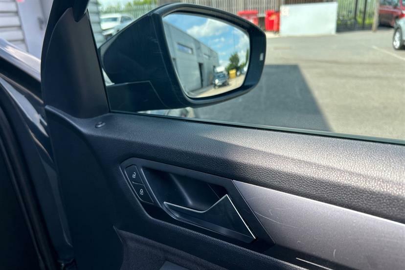 Volkswagen T-Roc T-roc Hatchback White #18