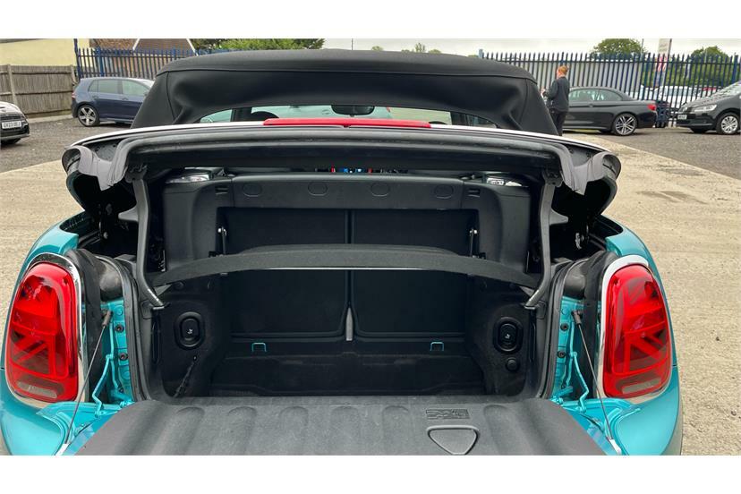 Mini Convertible 1.5 Cooper Exclusive Convertible Black #13