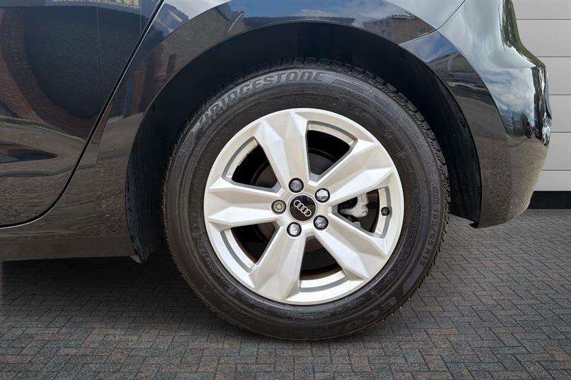 Audi A1 30 Tfsi 110 Technik Black #5