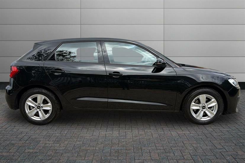 Audi A1 30 Tfsi 110 Technik Black #4