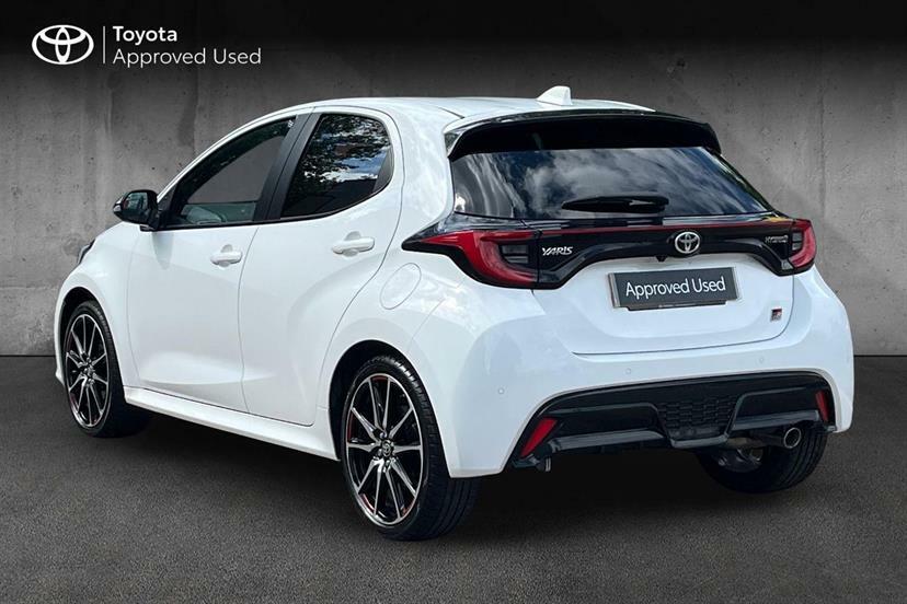 Toyota Yaris 1.5 Hybrid Gr Sport Cvt City Pack White #3