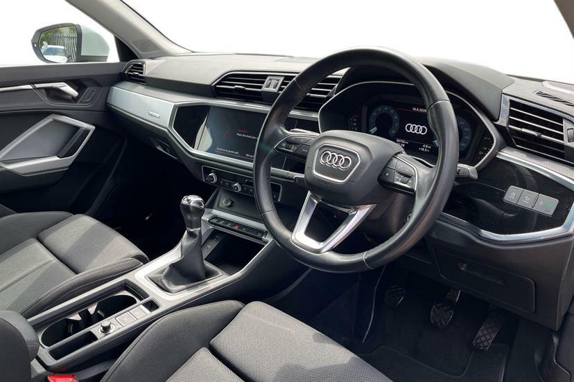 Audi Q3 35 Tfsi Sport Comfortsound Pack White #6