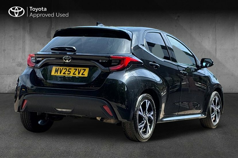 Toyota Yaris 1.5 Vvt-h Design Hatchback Hybrid E-cvt MV25ZVZ Black #2