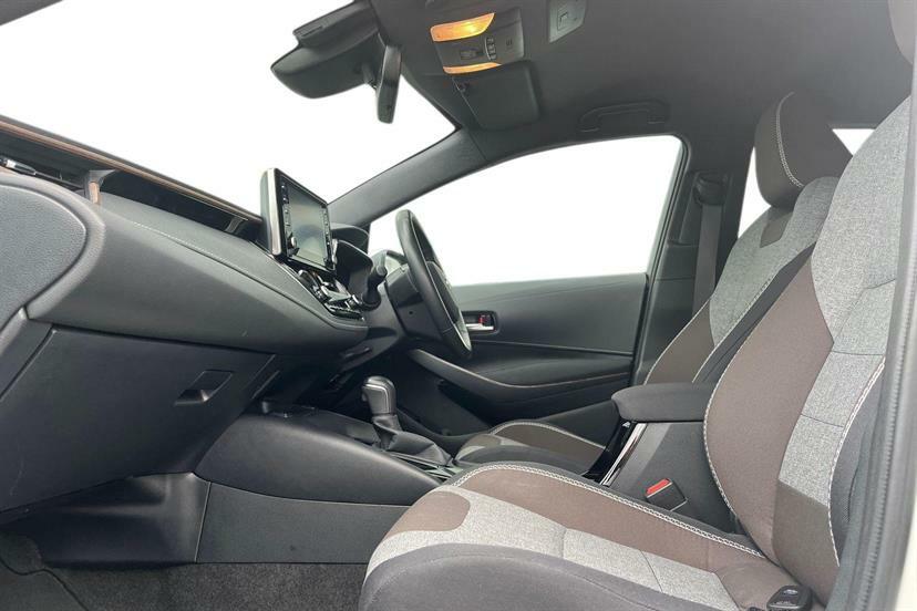 Toyota Corolla 1.8 Vvt-i Hybrid Trek Cvt White #2