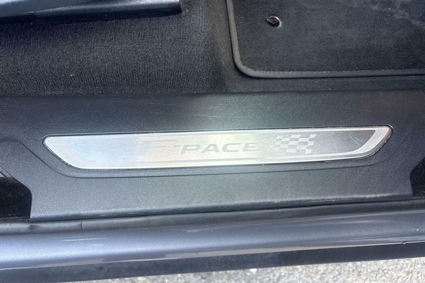 Jaguar F-Pace F-pace 3.0D V6 300 Sport Awd Black #32