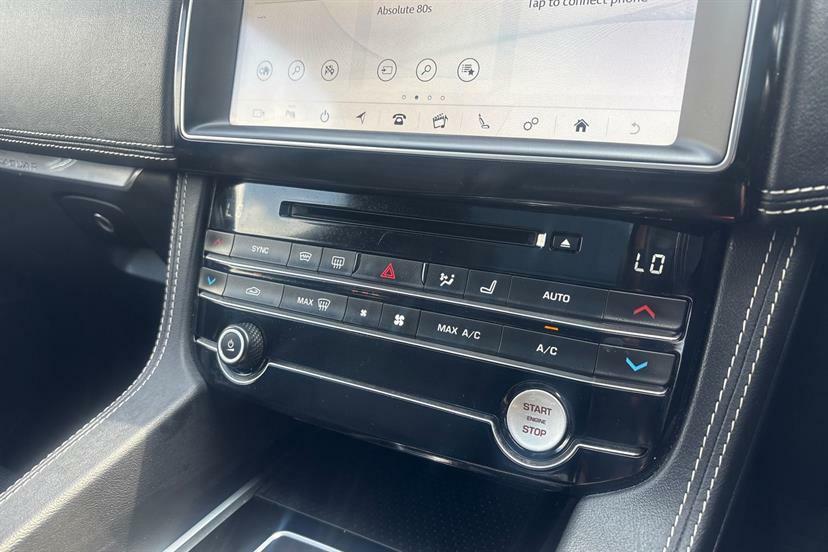 Jaguar F-Pace F-pace 3.0D V6 300 Sport Awd Black #23