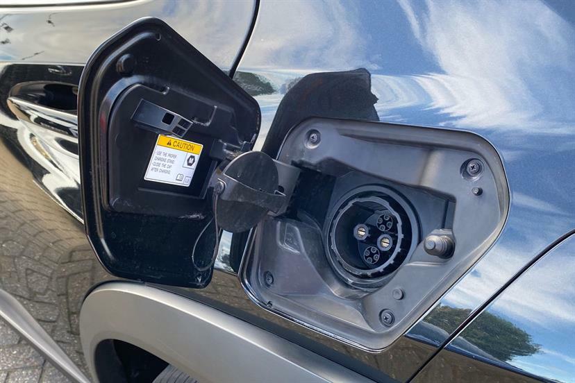 Lexus UX 300E 72.8Kwh Takumi Silver #16