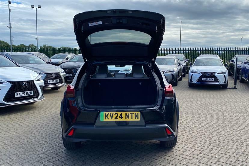 Lexus UX 300E 72.8Kwh Takumi Silver #18