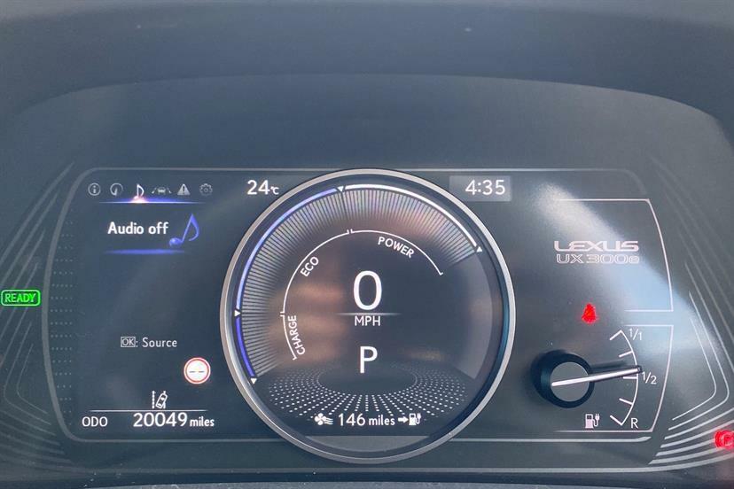 Lexus UX 300E 72.8Kwh Takumi Silver #10
