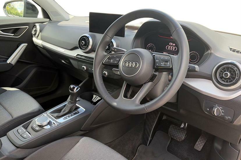 Audi Q2 35 Tfsi Sport S Tronic Black #5