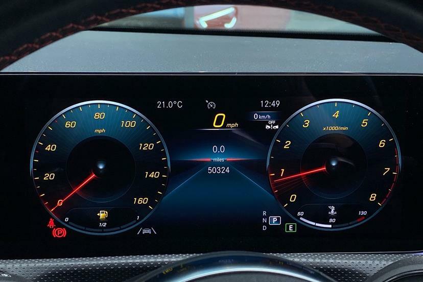 Mercedes-Benz CLA Class 200 Amg Line Executive Tip White #6