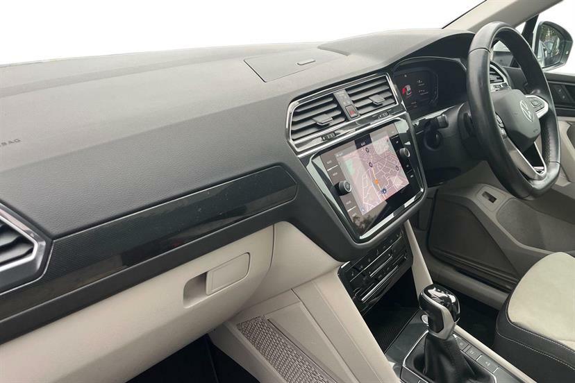 Volkswagen Tiguan 1.5 Tsi 150 Elegance Dsg White #2