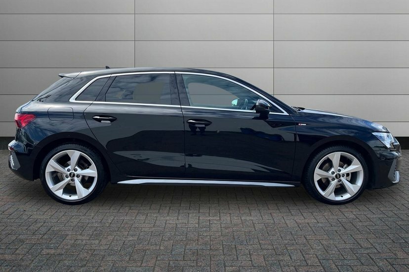 Audi A3 1.0 Tfsi 30 S Line Sportback S Tronic Black #4
