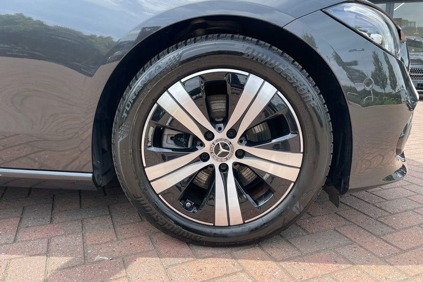 Mercedes-Benz C Class C200h Sport Saloon FP22KNB Grey #4