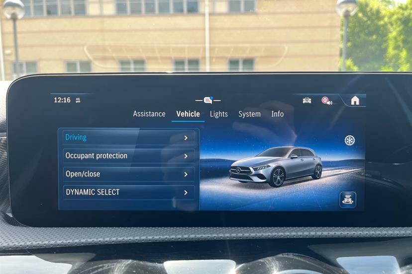 Mercedes-Benz A Class A180 Amg Line Executive Blue #17