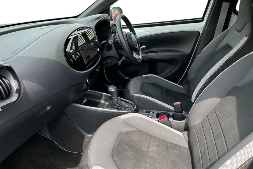 Toyota Aygo X 1.5 Hybrid Gr Sport Cvt White #2
