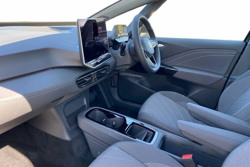 Volkswagen ID.3 Pure 52Kwh Essential DU26AZJ Black #2
