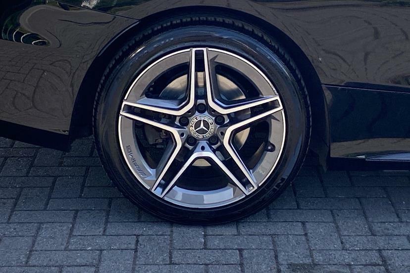 Mercedes-Benz C Class C220d Amg Line Edition Premium 9G-tronic Black #4