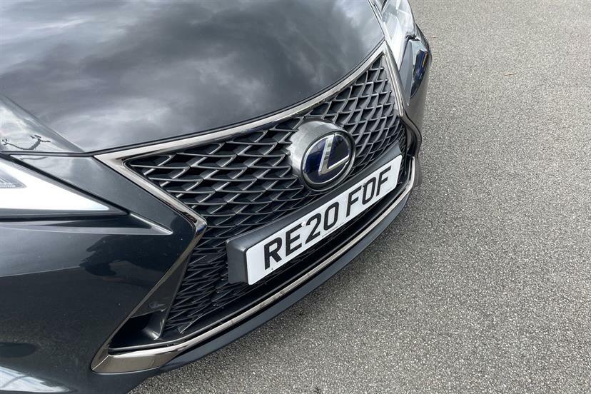 Lexus RC 300H F Sport White #15