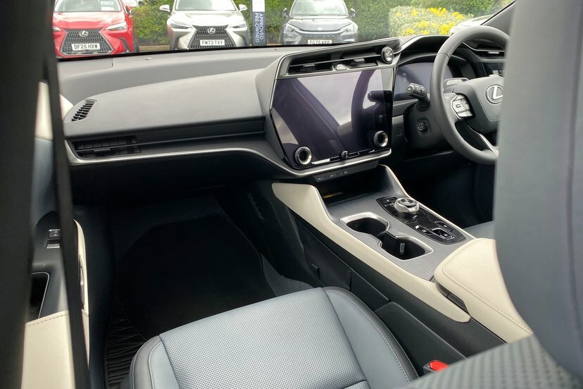 Lexus RZ 450E 71.4Kwh Takumi Direct4 Blue #29