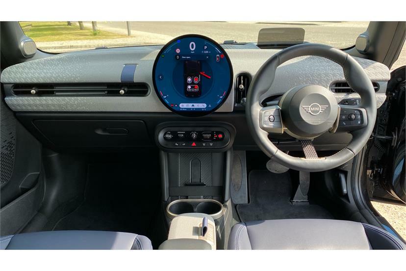 Mini Hatch 1.5 C Exclusive Black #4