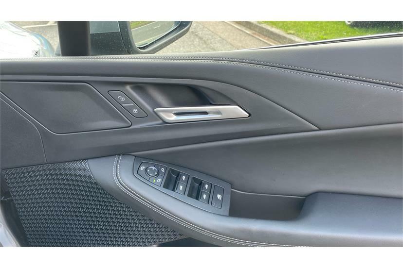 BMW 2 Series 220D 190 M Sport Step White #32