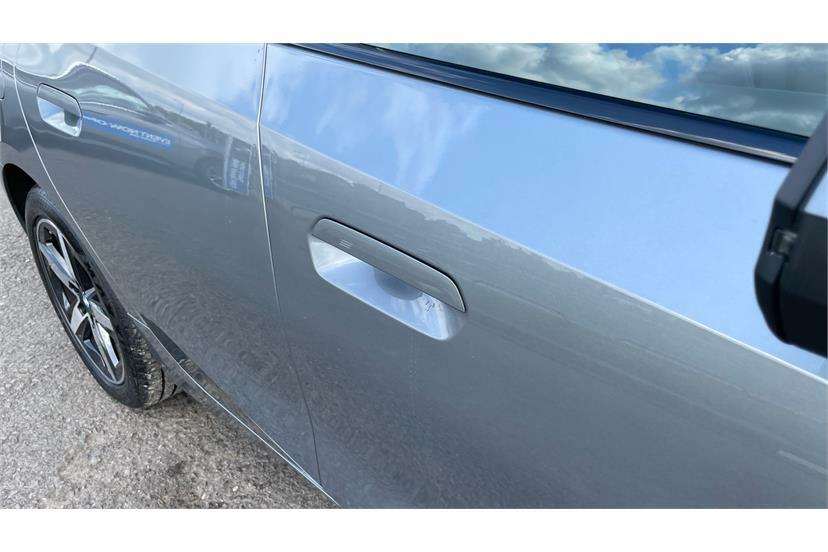 BMW 2 Series 220D 190 M Sport Step White #23