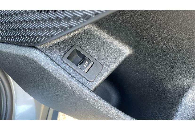 BMW 2 Series 220D 190 M Sport Step White #33