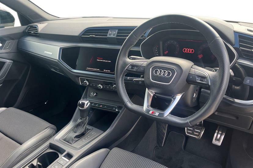 Audi Q3 35 Tfsi S Line S Tronic Comfortsound Pack Black #6
