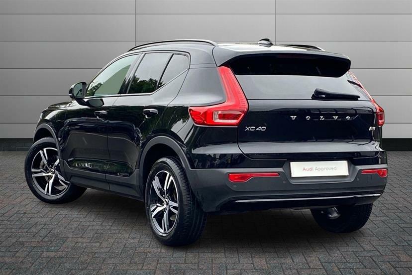 Volvo XC40 2.0 B3p Plus Dark Black #3