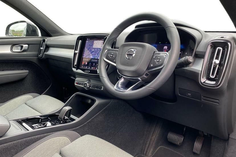 Volvo XC40 2.0 B3p Plus Dark Black #5