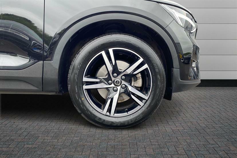 Volvo XC40 2.0 B3p Plus Dark Black #4