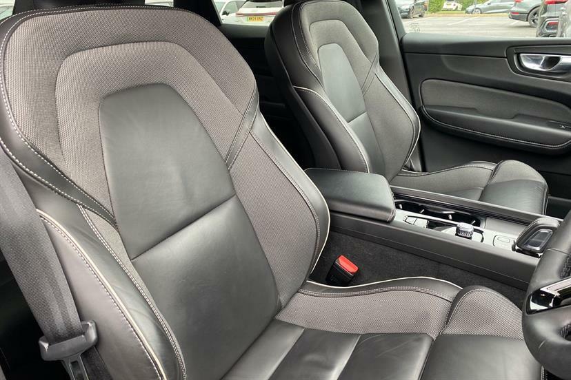 Volvo XC60 B5 P Awd Core Rear Camera, Heated Seats, Apple Black #20