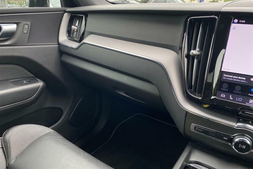 Volvo XC60 B5 P Awd Core Rear Camera, Heated Seats, Apple Black #34