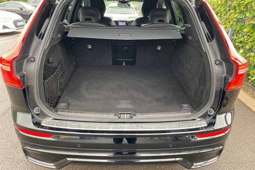 Volvo XC60 B5 P Awd Core Rear Camera, Heated Seats, Apple Black #15
