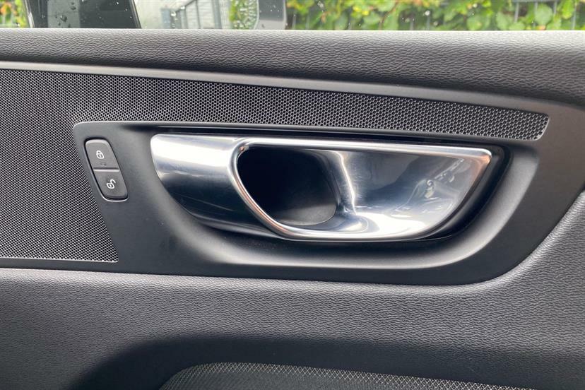 Volvo XC60 B5 P Awd Core Rear Camera, Heated Seats, Apple Black #28