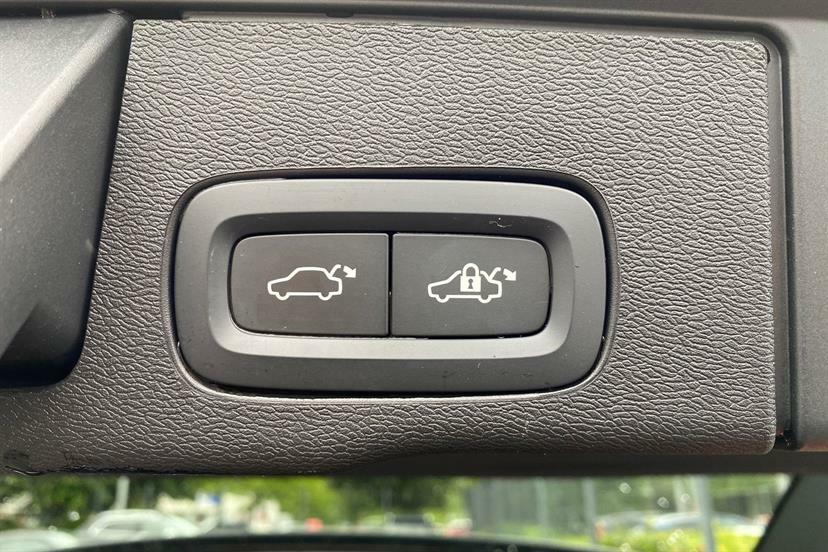 Volvo XC60 B5 P Awd Core Rear Camera, Heated Seats, Apple Black #17