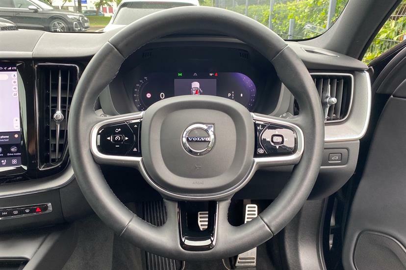 Volvo XC60 B5 P Awd Core Rear Camera, Heated Seats, Apple Black #31