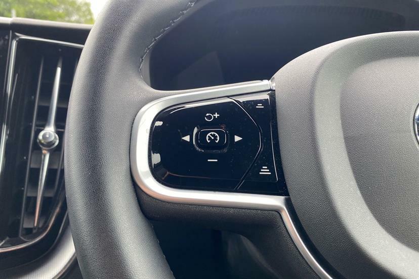 Volvo XC60 B5 P Awd Core Rear Camera, Heated Seats, Apple Black #33