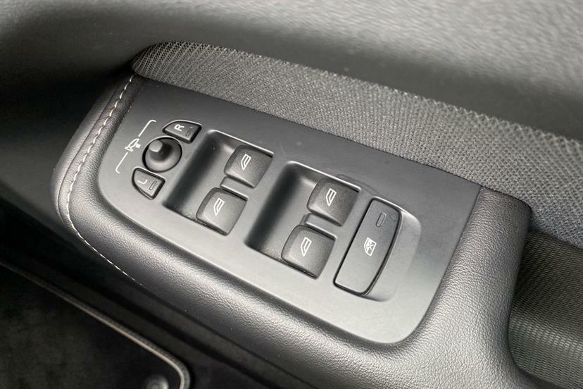Volvo XC60 B5 P Awd Core Rear Camera, Heated Seats, Apple Black #30