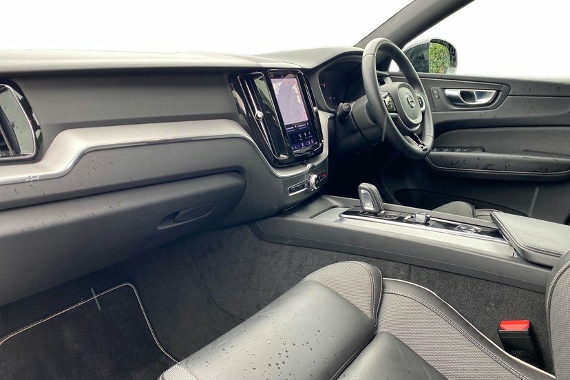 Volvo XC60 2.0 B5 Mhev R-design Suv Hybrid 2 RA22WCO Black #2