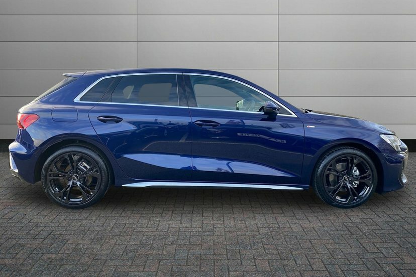 Audi A3 1.5 Tfsi 30 S Line Sportback 11 WR75XMM Blue #4
