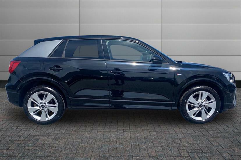 Audi Q2 35 Tfsi S Line S Tronic Black #4