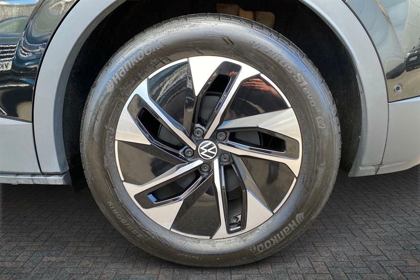 Volkswagen ID.4 210Kw Match Pro 77Kwh Black #5