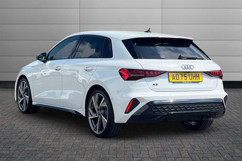 Audi A3 1.5 Tfsi 150 Black Edition S Tronic White #2